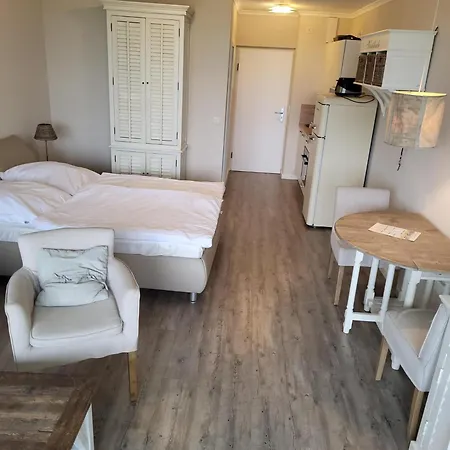 Kleine Schoenheit Mit Seeblick Apartman